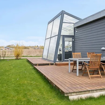 Hébergement de vacances Modern Summer House With Fantastic Skylight