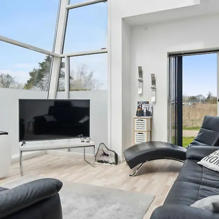 Modern Summer House With Fantastic Skylight,