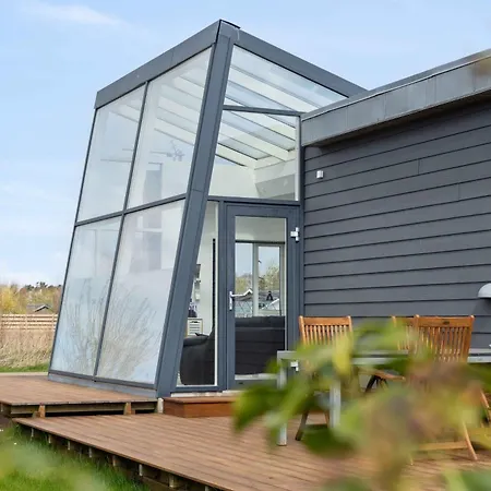 Modern Summer House With Fantastic Skylight Prázdninový dům *