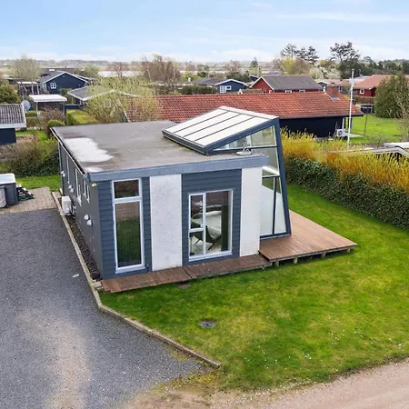 Holiday home Modern Summer House With Fantastic Skylight,