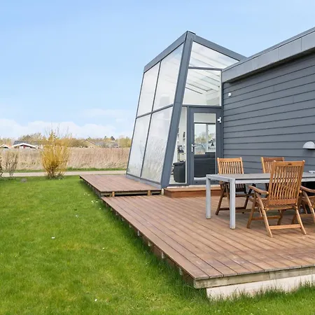 Modern Summer House With Fantastic Skylight *